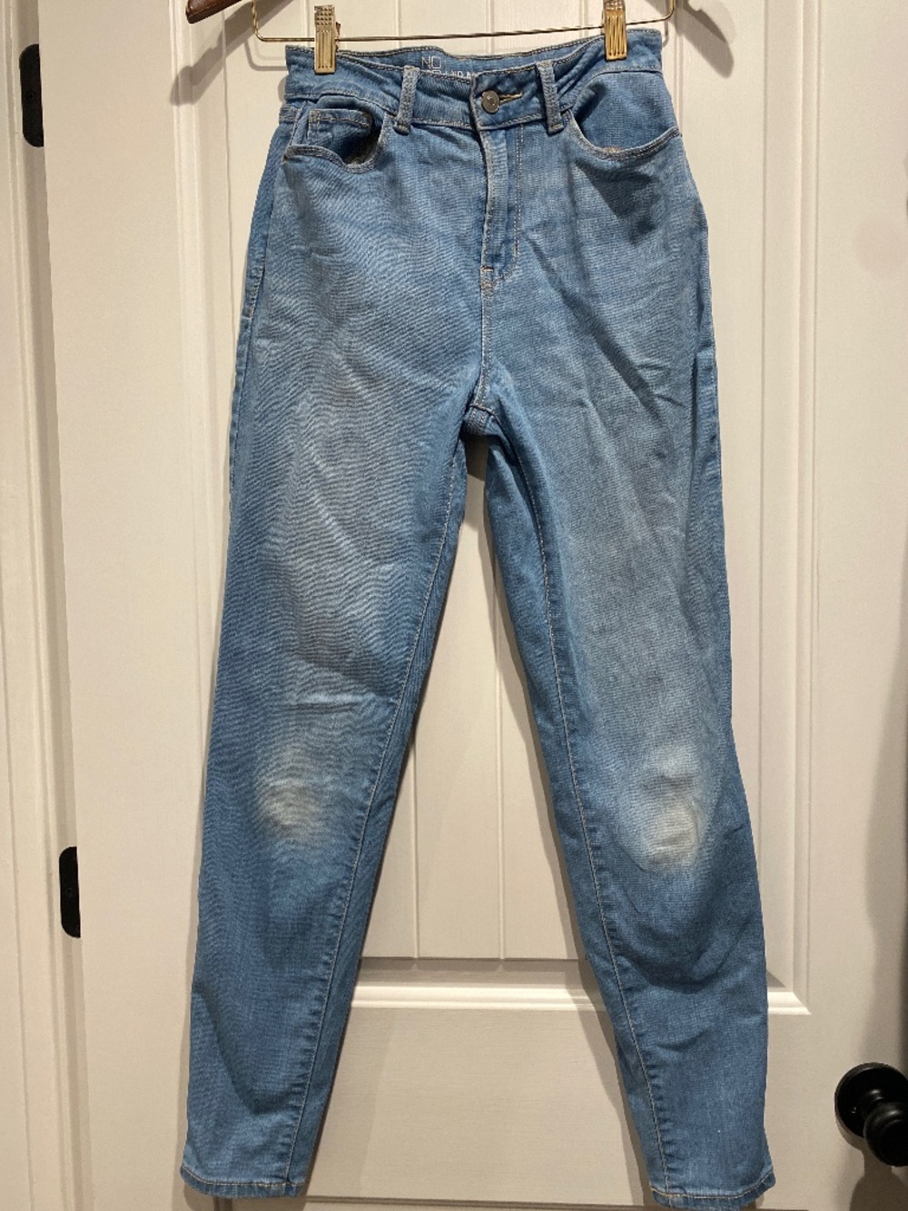 Blue skinny jeans Y2K style